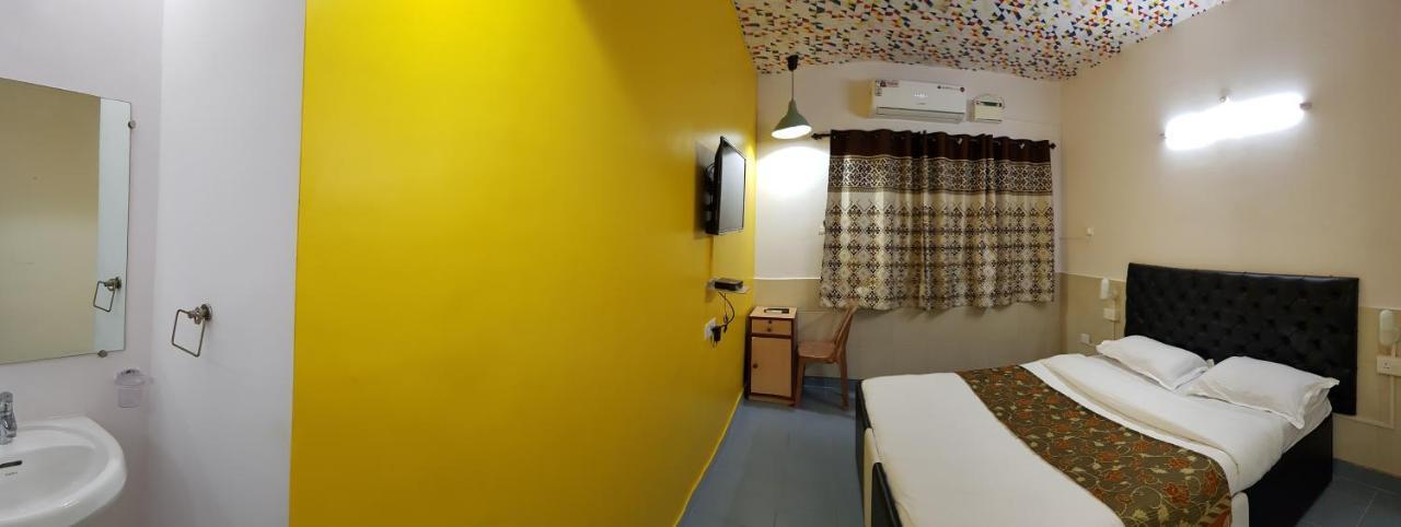 Dona Paula Classic Hotel Панаджи Екстериор снимка